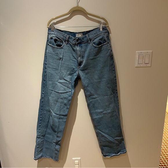 Baggy Low Rise Jeans - Picture 2 of 4